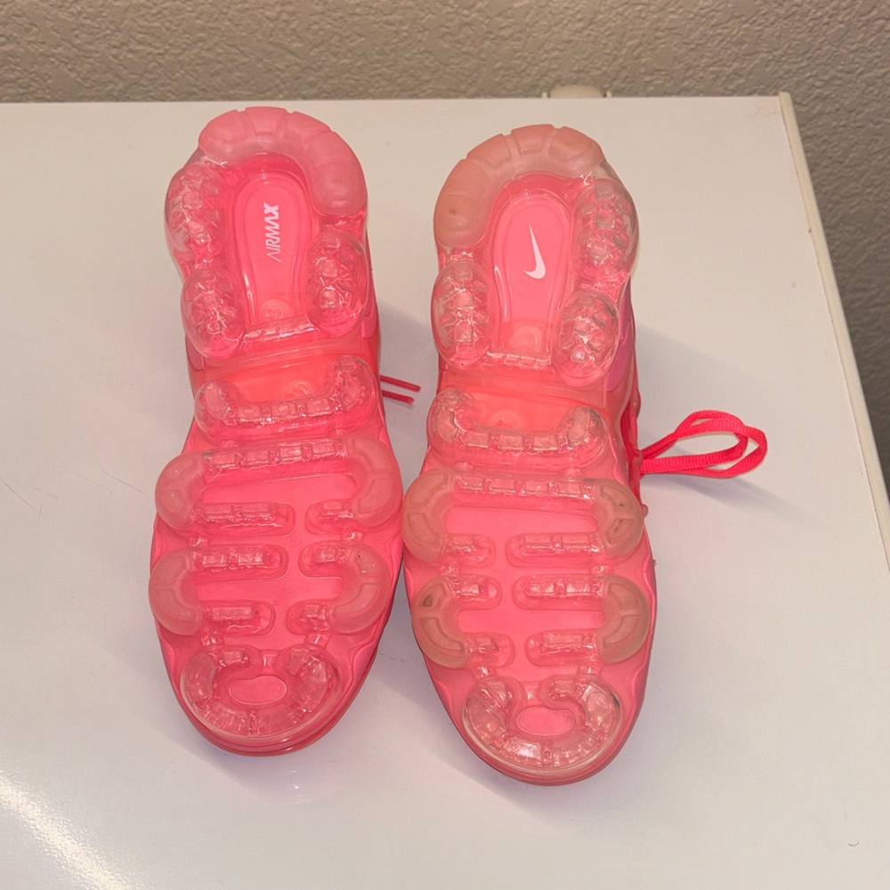 Women's Pink Nike Vapor Max - Picture 3 of 3
